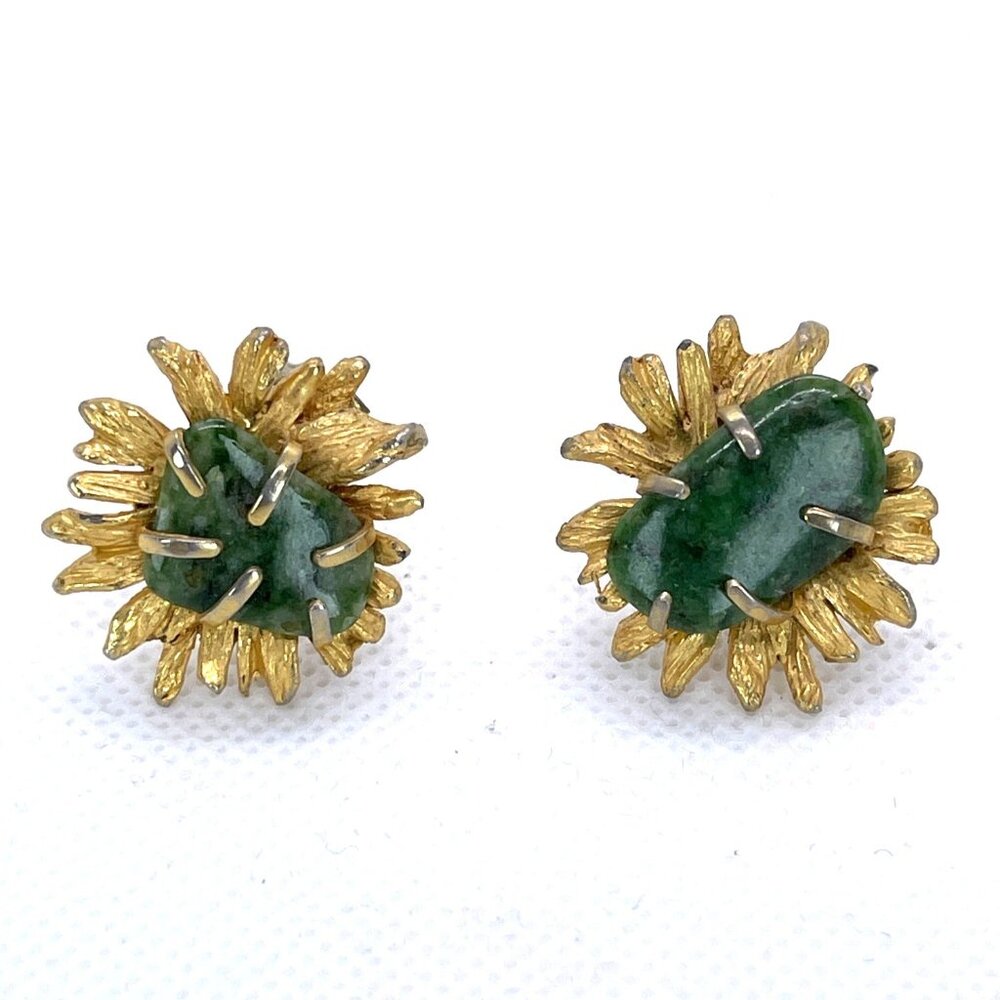 Vintage BSK Gold Tone Flower Sunburst Jade Stone Clip-On Earrings 50-60s Retro